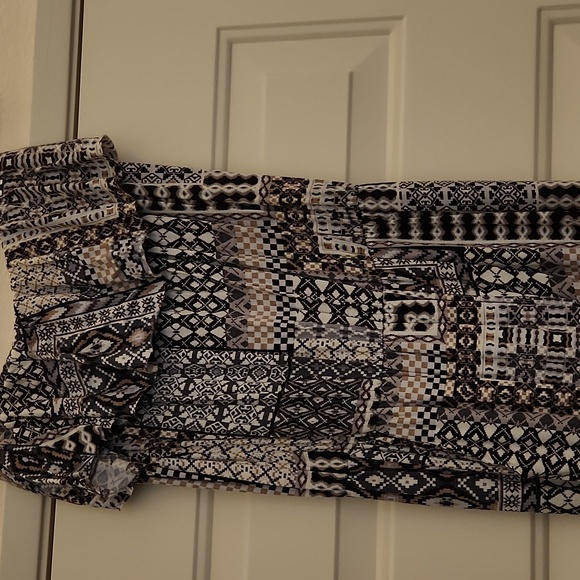 Empire ruffle tube jumpsuit, juniors size large ethnic print knit rayon - Picture 3 of 3